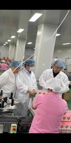 國家藥品監(jiān)督管理局戚柳彬副司長一行調(diào)研湖北研妝實(shí)業(yè)