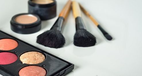化妝品加工廠代工的產(chǎn)品安全嗎 大牌是化妝品oem加工的