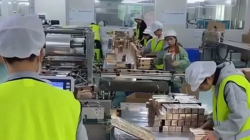 實拍化妝品的制作現(xiàn)場,難怪這里的工人都不用化妝品,這下明白了