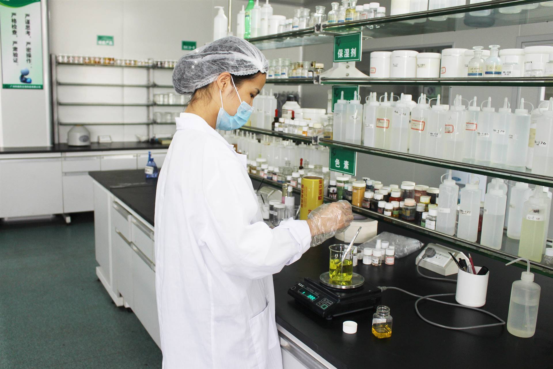 中國(guó)第一藥妝品牌 護(hù)膚品oem 藥妝oem 廣州知名生產(chǎn)企業(yè)