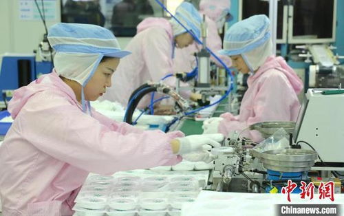 新春走基層 探訪浙江上虞臺(tái)企生產(chǎn)車間 人機(jī)協(xié)作加速 開門紅